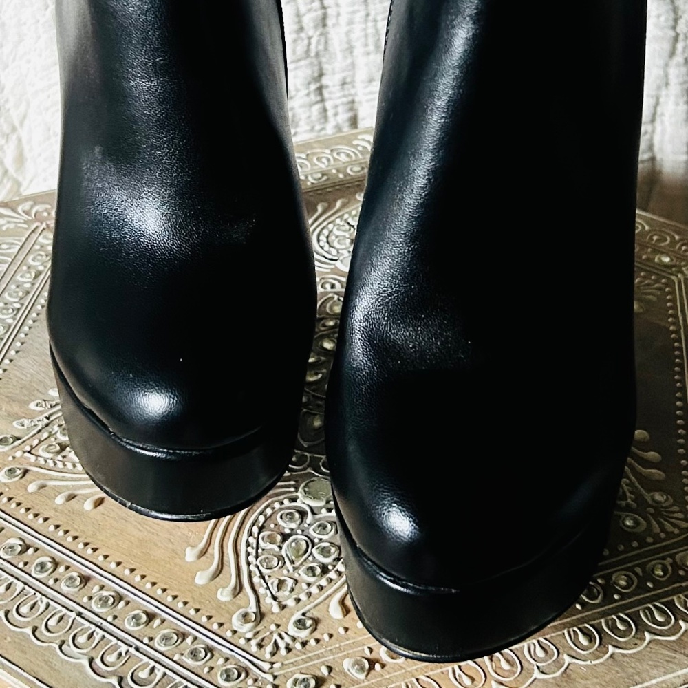 “CAT WOMAN” Platform Black Booties